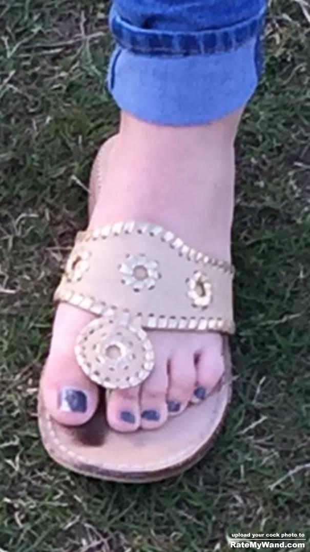 My dream feet to suck on i would pay money to do all i could to them rate 1-10 - Rate My Wand