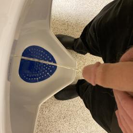 Peeing at work - Rate My Wand
