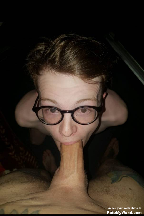 Love a geek sucking my bald cock hit me up of you a geek - Rate My Wand