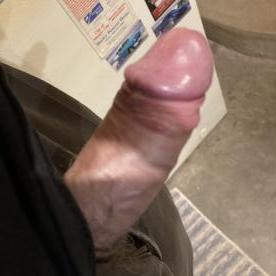 Want Everyone to kik me want to show all - Rate My Wand
