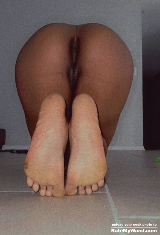 She has a really beautiful shit hole and lovely big soles i exploded i hope you guys explode to enjoy - Rate My Wand