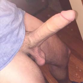 Who wants to suck my balls while you stroke my cock - Rate My Wand
